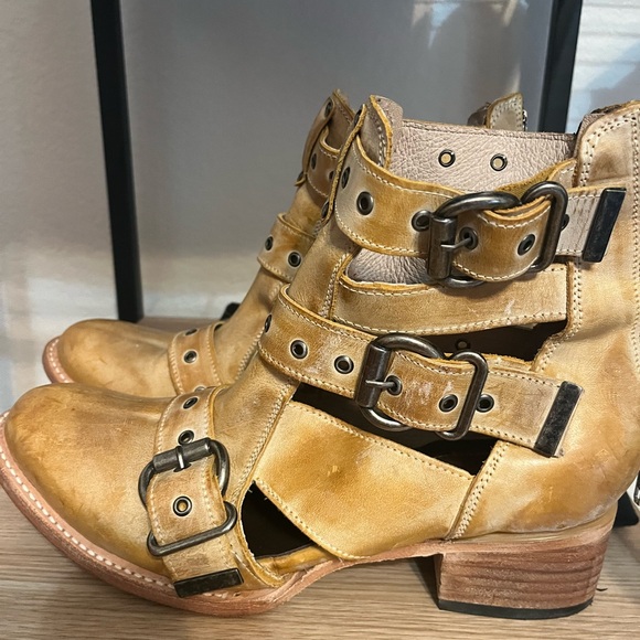 Freebird size 12 sandal boot - Picture 2 of 7